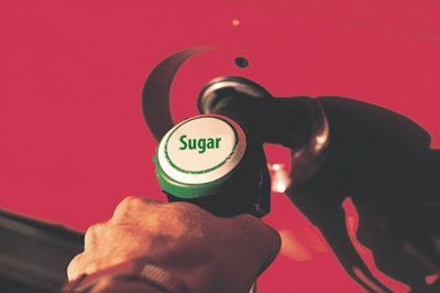 ¿Echar azúcar en el depósito de combustible destroza el coche?