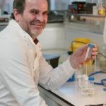 Profesor Nigel Minton