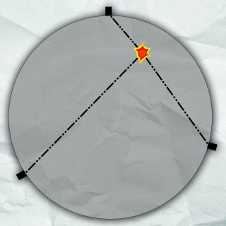 Esquema de una Tierra isótropa. En su volumen tiene las mismas propiedades en todas las direcciones. El terremoto se produciría dónde está el dibujo de la “explosión”. Las ondas sísmicas están dibujadas con rayas discontinuas y puntos y seguirían una línea recta. Los cuadrados que hay sobre la superficie serían las estaciones sísmicas.
