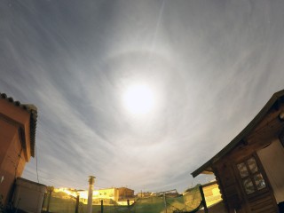 El halo lunar en su momento álgido.