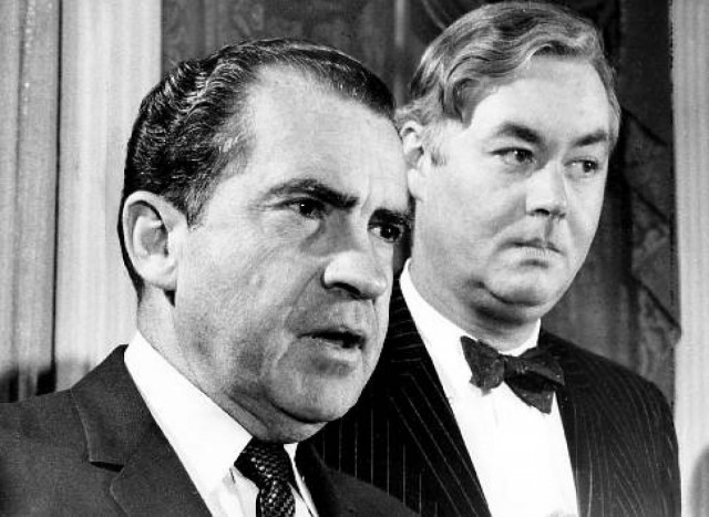Daniel Patrick Moynihan junto al presidente Nixon