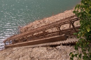 Otra vista del estado actual del elevador