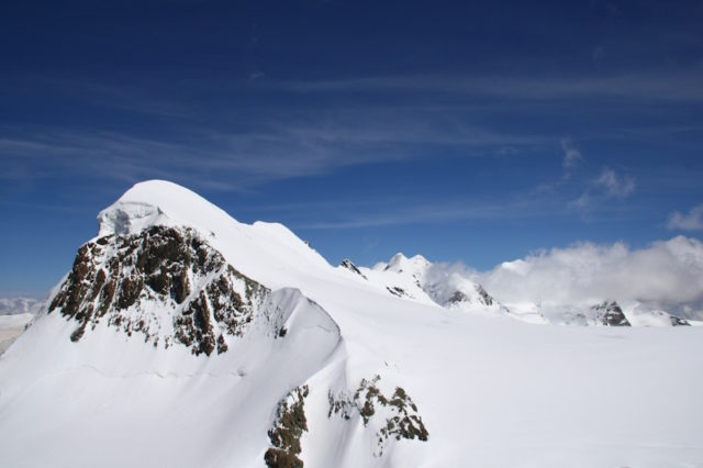 El macizo del Monte Rosa desde el Klein Matterhorn, a 3.883 metros de altitud. El pico del primer término es el Breithorn, de 4.164 m.